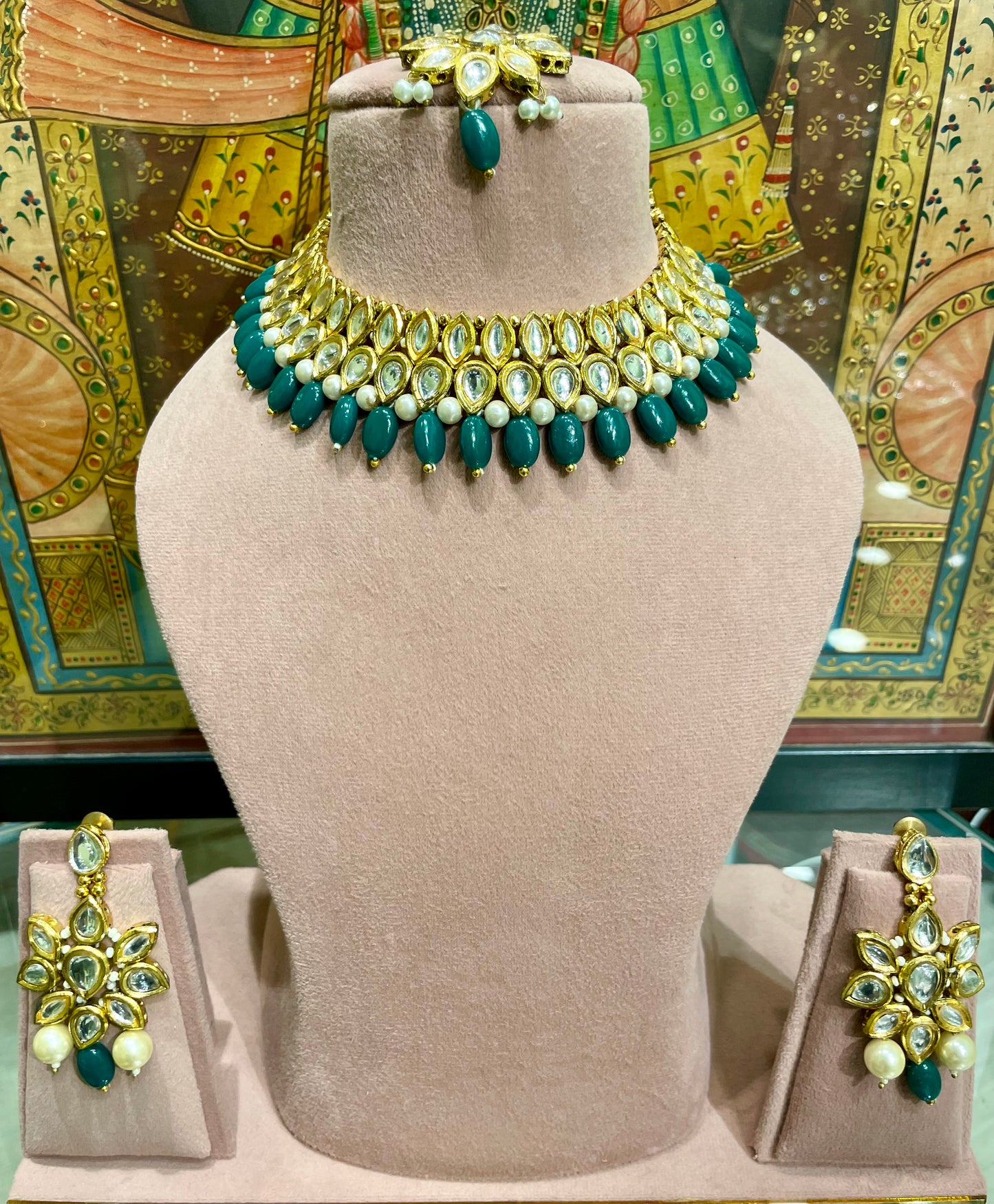 GREEN STONE KUNDAN NECKLACE SET