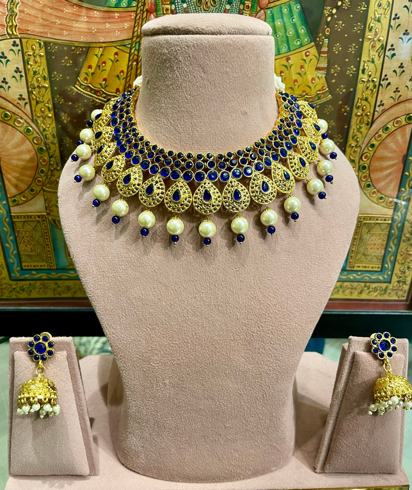 PEARL SOUTH INDIAN GOLD TONED NECKLACE SET (BLUE)