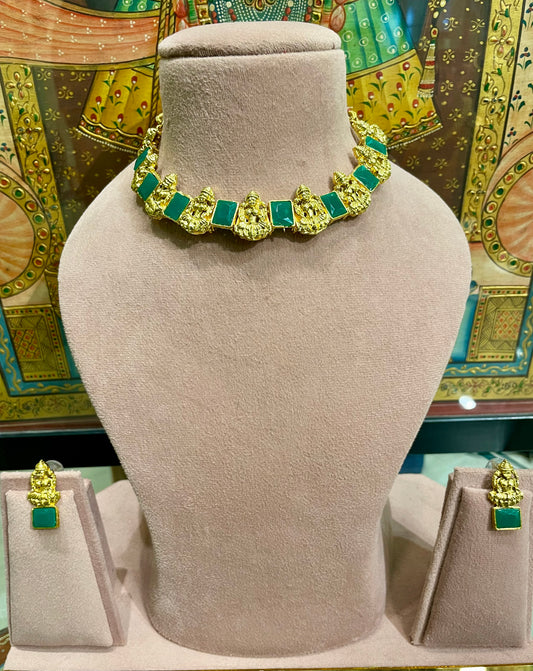 ROYAL GREEN TEMPLE CHOKER SET