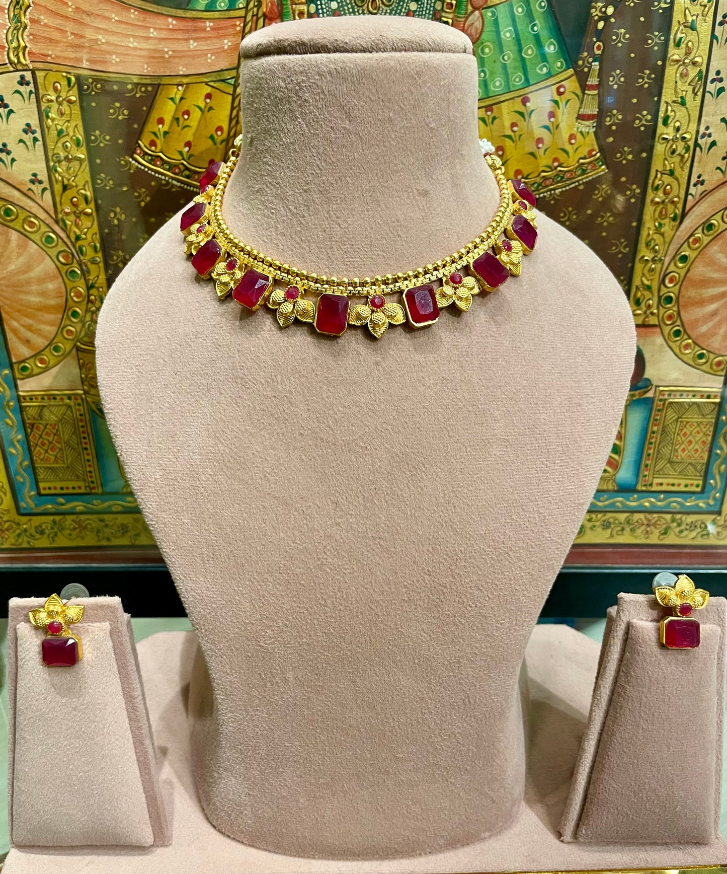 SOUTH INDIAN RED STONE CHOKER SET