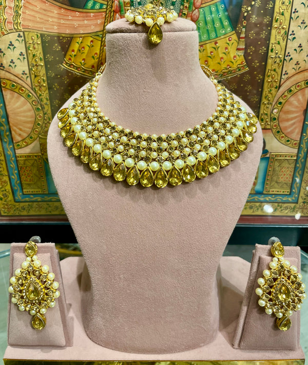 GOLD TONED ZIRCON PEARL BRIDAL NECKLACE SET