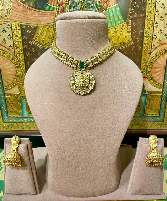 TRADITIONAL PENDANT GOLD TONED SOUTH INDIAN NECKLACE SET (GREEN)