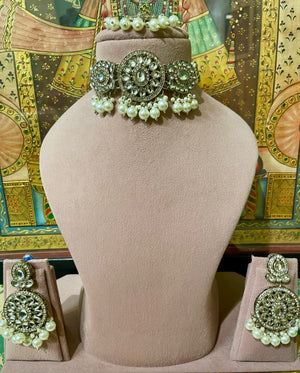 IVORY WHITE KUNDAN CHOKER NECKLACE SET