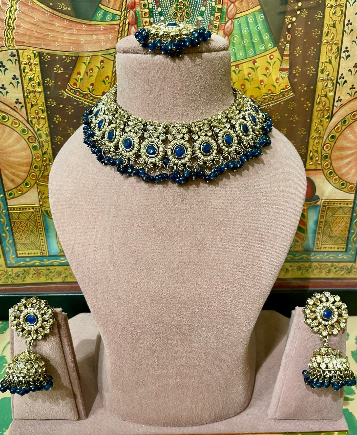 BLUE STONE GOLD TONED NECKLACE SET