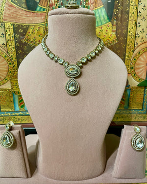 NEUTRAL KUNDAN MOISSANITE PENDANT NECKLACE SET