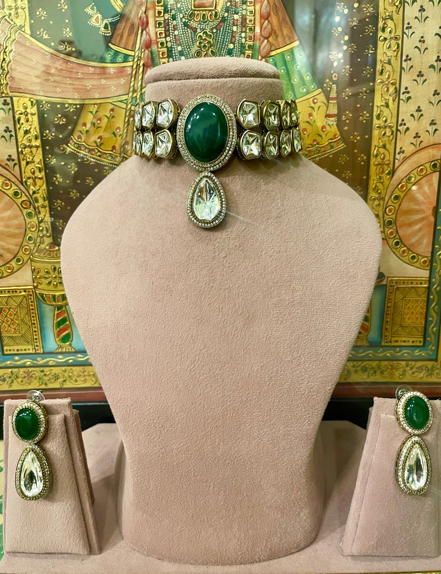 GREEN MONALISA STONE NIZAM KUNDAN CHOKER SET