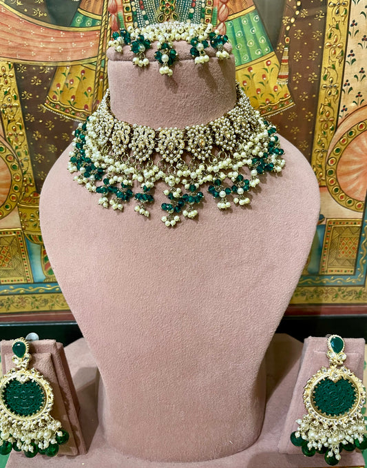 GOLD TONED PEARL GREEN NECKLACE SET