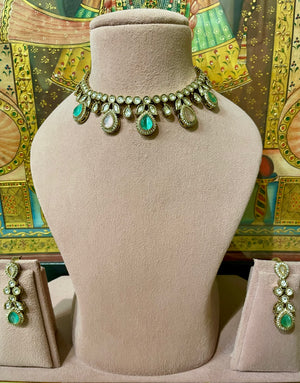 MULTICOLOUR KUNDAN MOISSANITE MONALISA SLEEK NECKLACE SET