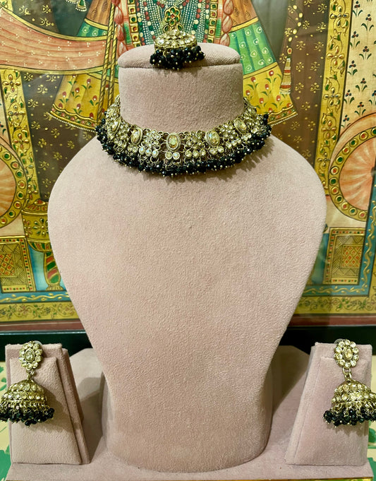 BLACK GOLD TONED LIGHT NECKLACE SET