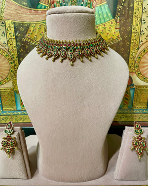 MULTI KEMP STONES GOLD PLATED TRADITIONAL SOUTH INDIAN SET