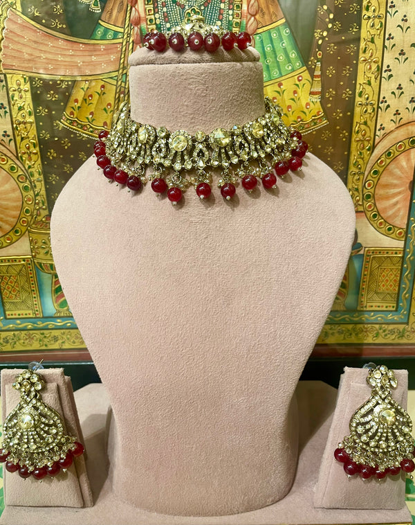 MAROON GOLD TONED ETHNIC NECKLACE SET