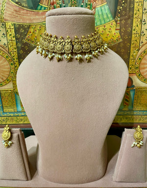 IVORY WHITE PEARL GOLD PLATED TRADITIONAL SOUTH INDIAN SET