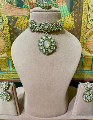 SOFT PINK KUNDAN MOISSANITE PENDANT CHOKER SET