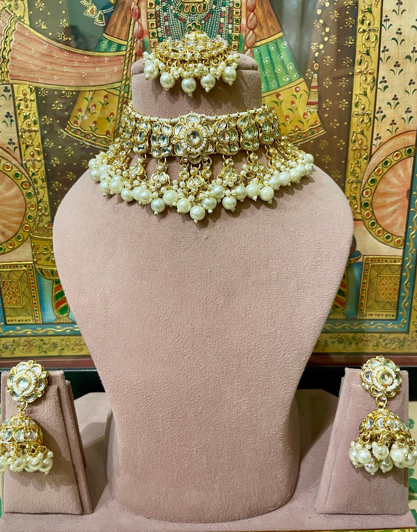 IVORY WHITE KUNDAN GOLD PLATED DESIGNER CHOKER NECKLACE SET