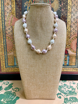 PASTEL BAROQUE PEARL CLUSTER NECKLACE