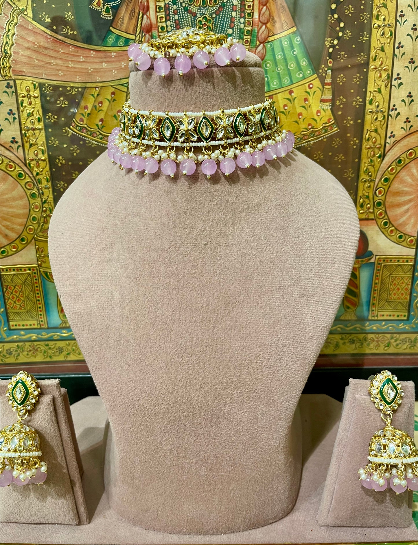 LAVENDER KUNDAN PEARL LIGHT CHOKER NECKLACE SET