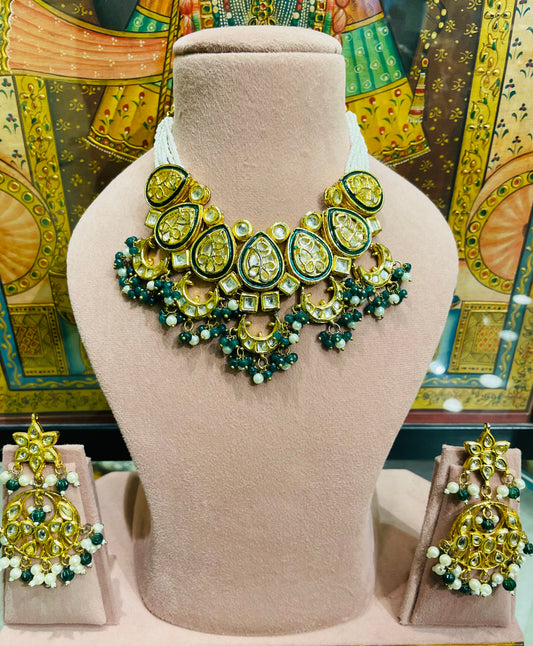 GOLD TONED KUNDAN MUGHAL NECKLACE SET (GREEN)