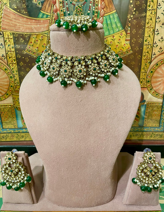 GREEN DESIGNER GOLD TONED PEARL FLORAL CHOKER NECKLACE SET