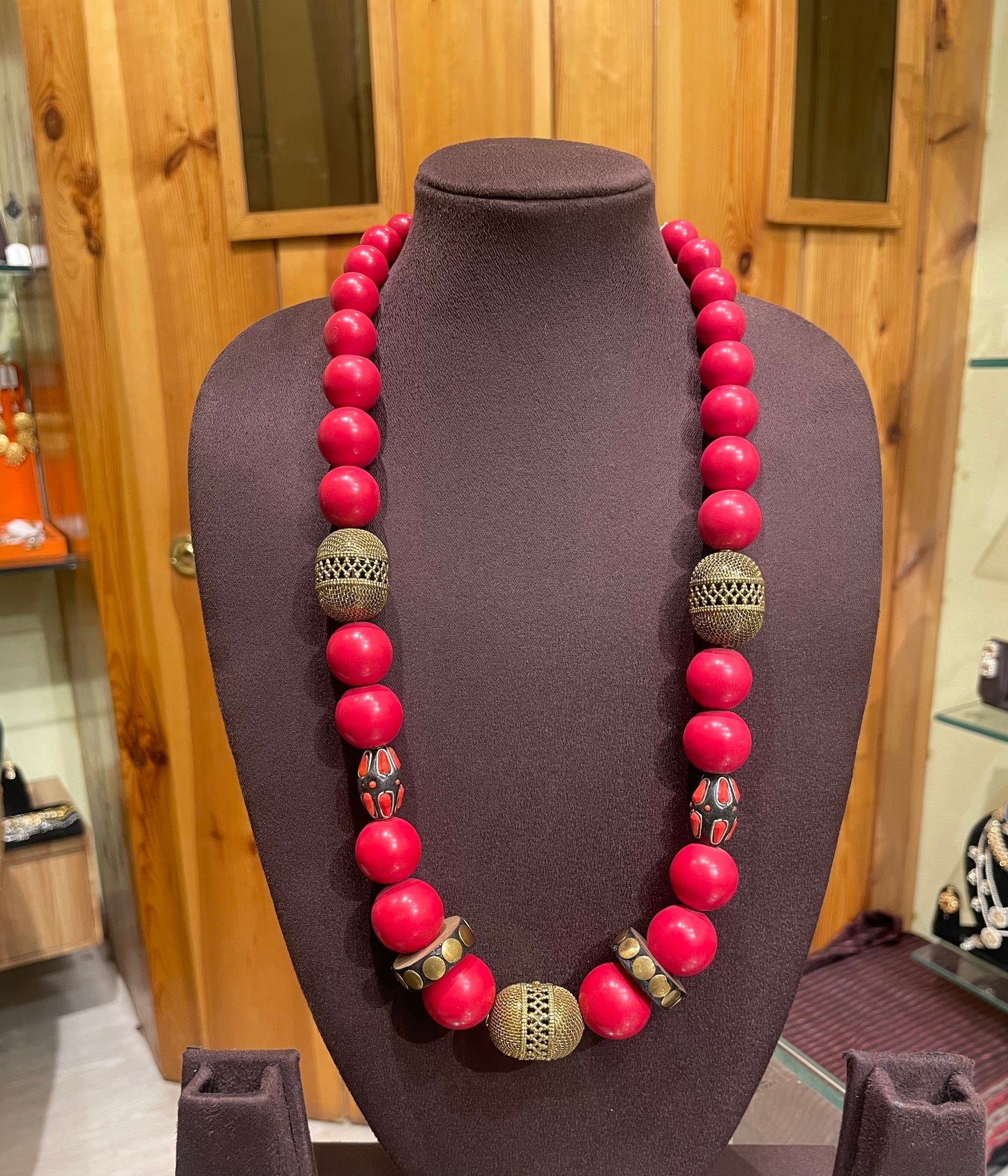 CORAL STONES WITH ANTIQUE BEADS SEMI PRECIOUS NECKLACE