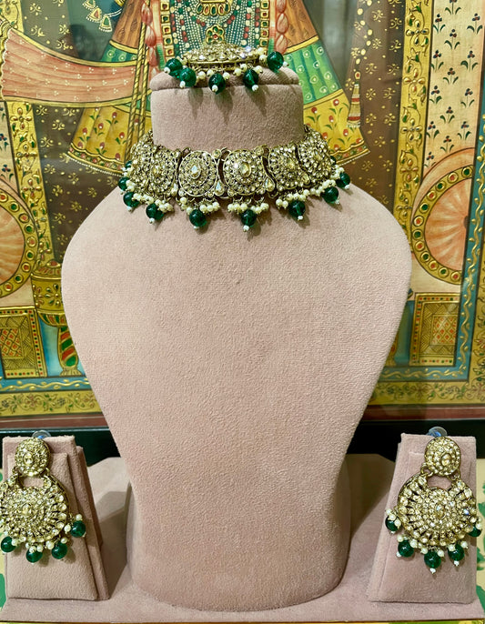 GREEN GOLD TONED ROUND TUKRI CHOKER NECKLACE SET