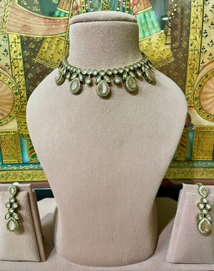 SOFT PINK KUNDAN MOISSANITE MONALISA SLEEK NECKLACE SET