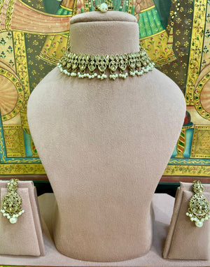 IVORY WHITE KUNDAN SLEEK ETHNIC NECKLACE SET