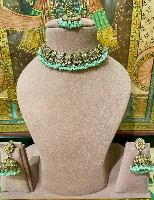 MINT GREEN GOLD TONED LIGHT NECKLACE SET