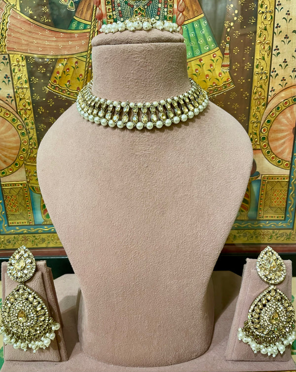 PEARL GOLD TONED ETHNIC NECKLACE SET