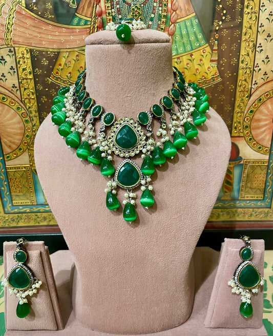 GREEN MONALISA STONES POLKI NECKLACE SET