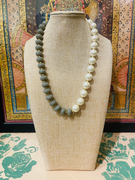 GREY & IVORY WHITE PEARL STRING NECKLACE